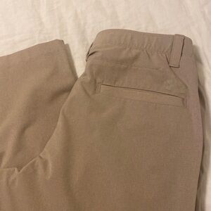 Like new khaki men’s golf pants